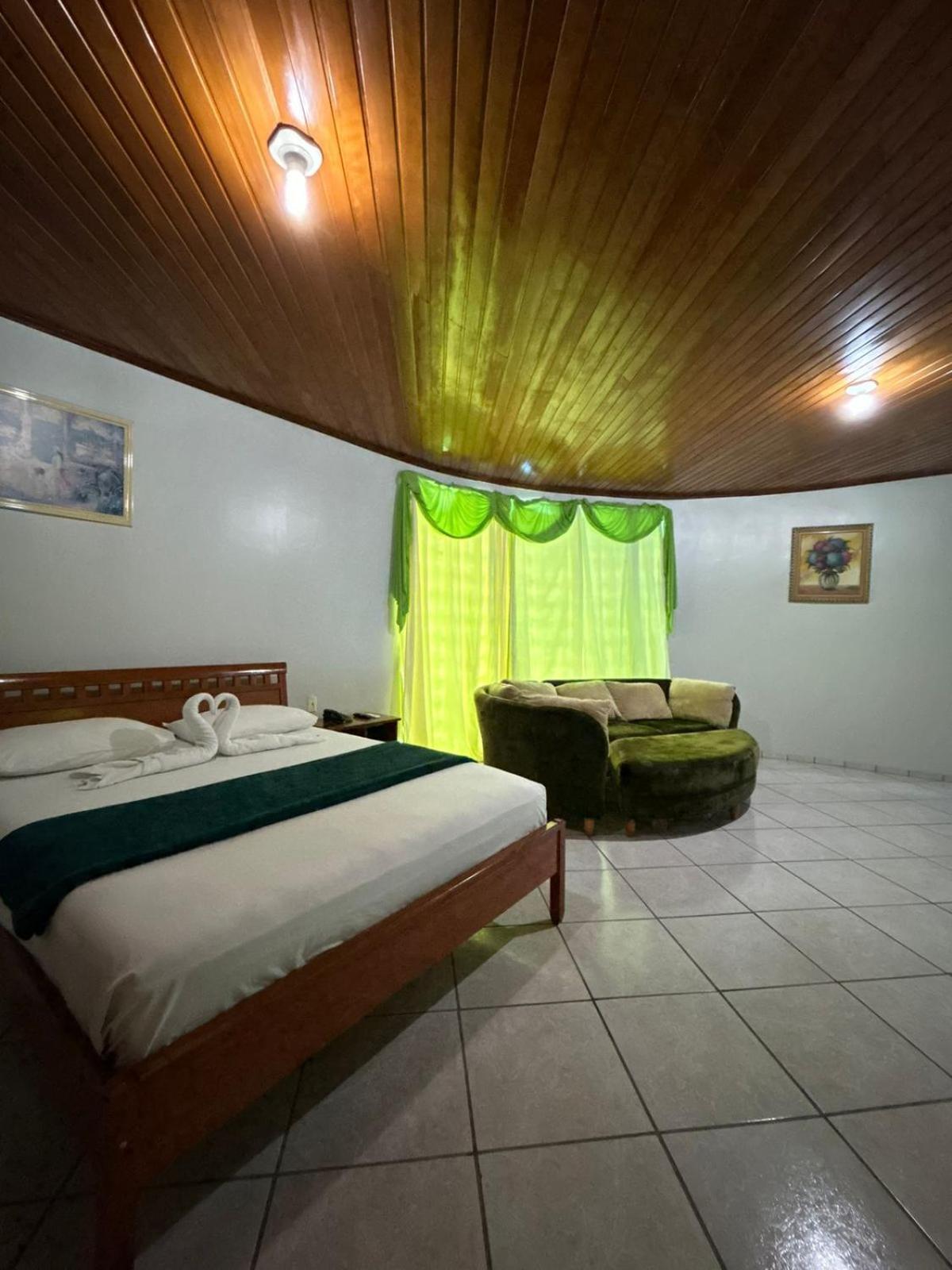 Swamy Hotel Cruzeiro do Sul  Habitación foto